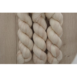 (Farbe: Zartes Creme)...