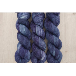 (Farbe: Eisenhut)...