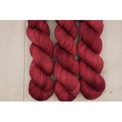 (Farbe: Rote Dahlien )...