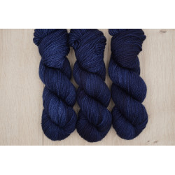 (Farbe: In samtblauer...