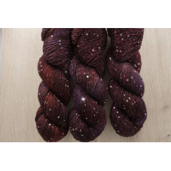 (Farbe: Dunkler Granat)...