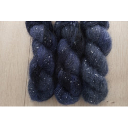 (Farbe: Zwischen Nacht und...