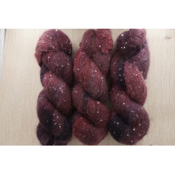 (Farbe: Dunkler Granat)...