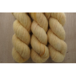 (Farbe: Buttercreme)...