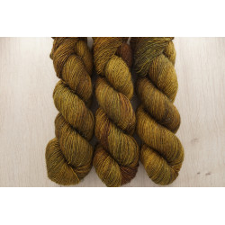 (Farbe: Fangornwald)...