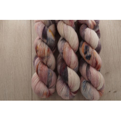 (Farbe: Diadem mit Perlen)...